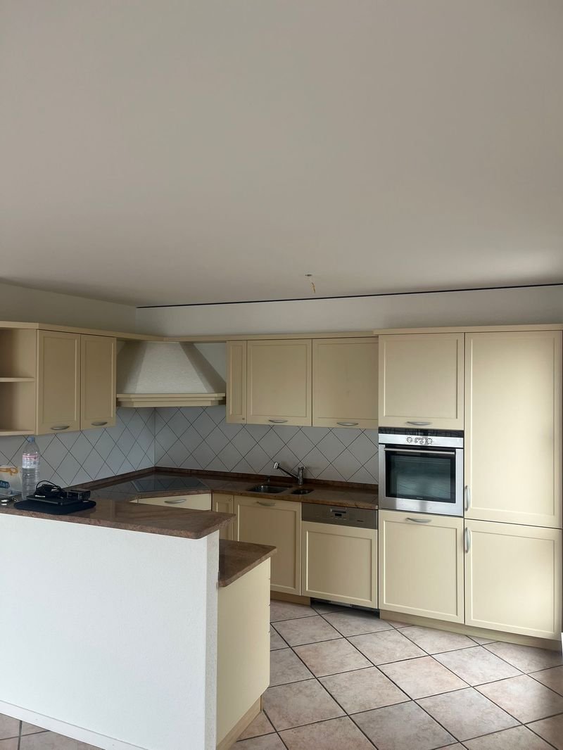 Cuisine, St-Aubin — rénovation pilotée par Invatis